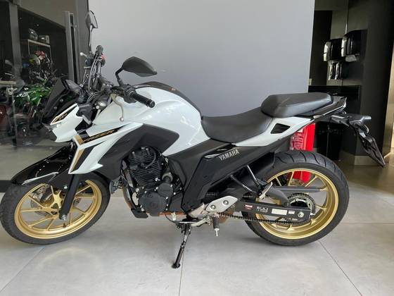 YAMAHA FZ25 FAZER ABS 